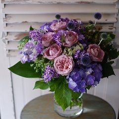 バラと紫陽花のパープル系花束